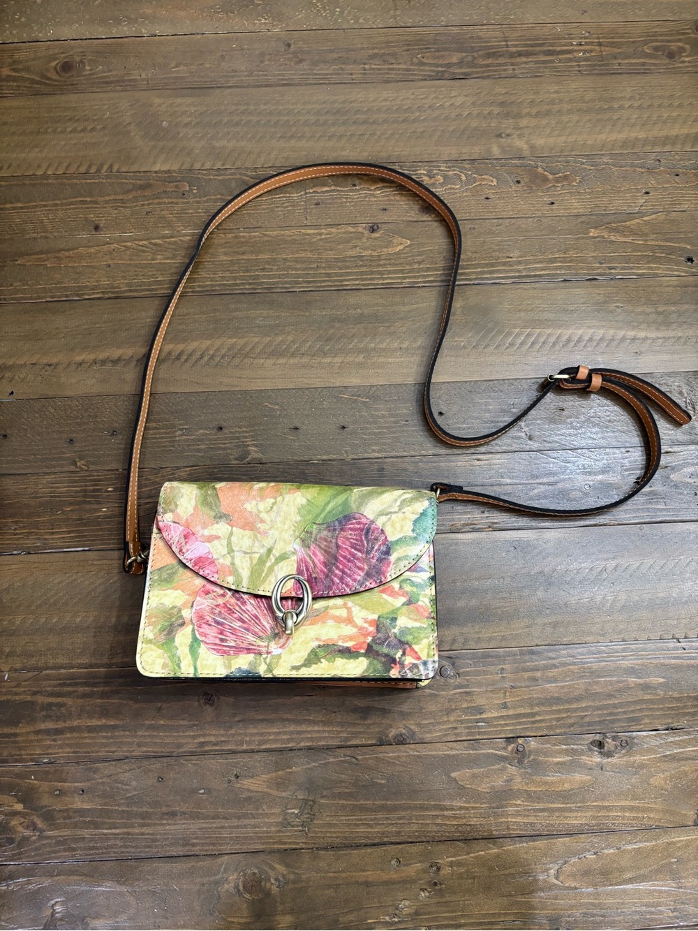 Patricia Nash Bella Crossbody in Seashells By The Seashore Print